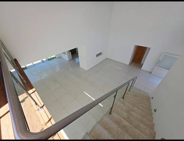 5 BEDROOM PROPERTY TO RENT IN BRYANSTON WEST